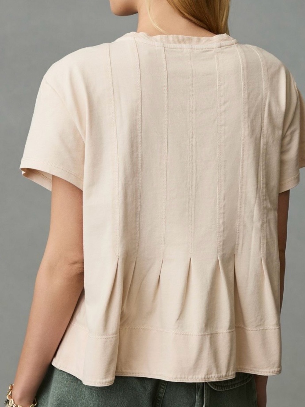 ๐ฟ๏ธ Anthropologie Pleated Short Sleeve Tee in Ivory - Picture 6 of 13